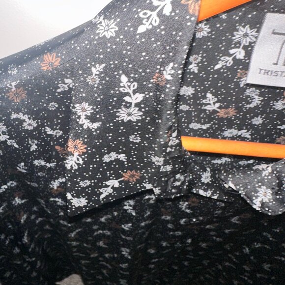 Tristan Floral Button-Up Blouse - Picture 4 of 4